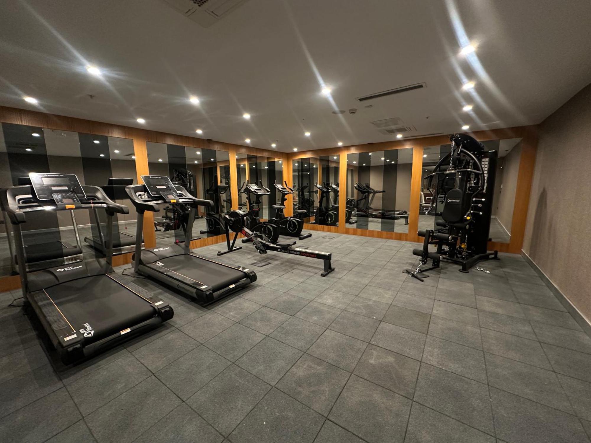 Maywood Hotel Istanbul Bagian luar foto